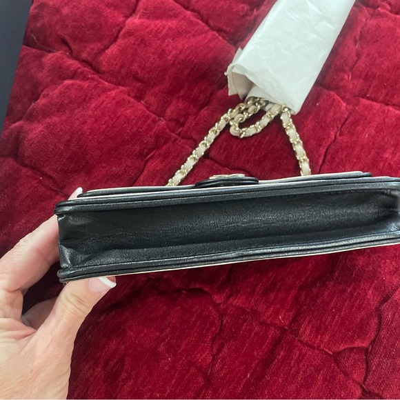 SOLD 2023 authentic Chanel flap phone holder - Picture 7 of 10